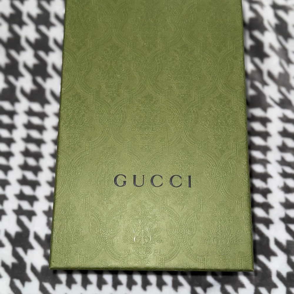 Gucci Olive Green Accessory Box - Picture 3 of 3